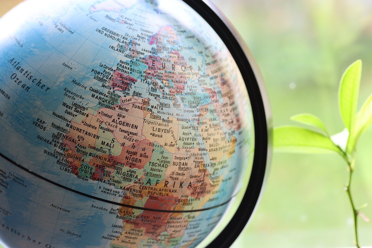 L'Europe Rêvée et Expliquée : Le Journal de Bord des Enfants